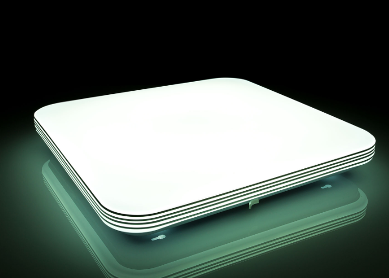 

Люстра светодиодная с пультом д/у Square 70W 430x430x65 5600Лм 20кв/м