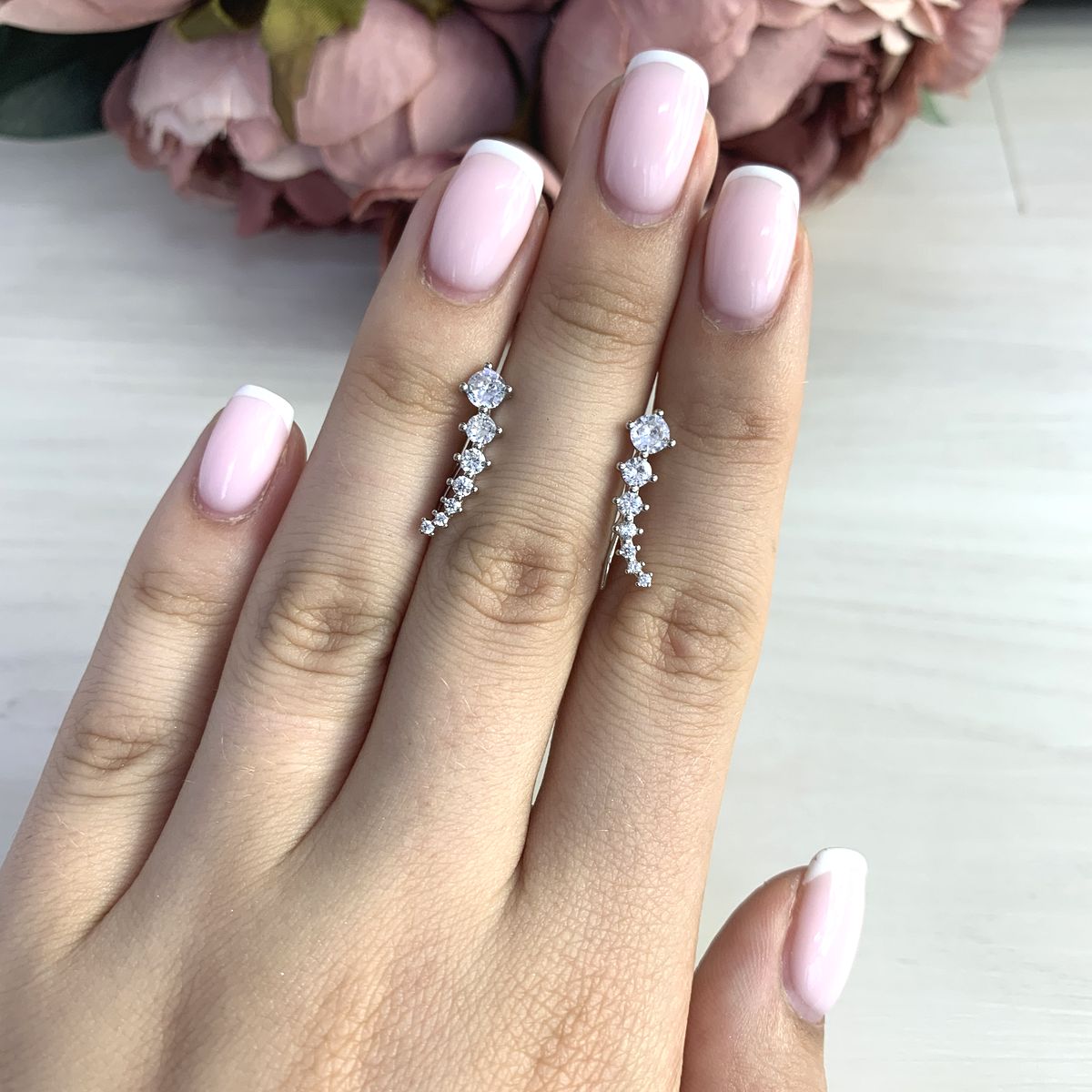 

Серебряные серьги SilverLine с фианитами