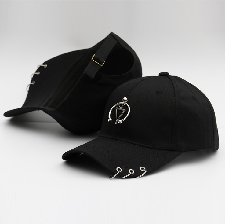 

Кепка Jsstore Треугольник в полукруге Черная с Кольцами и Цепями