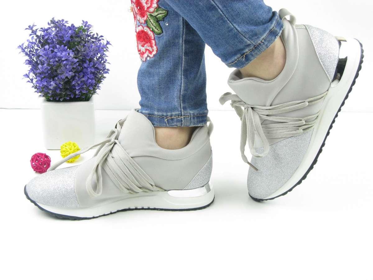 

Кроссовки женские Shoes серебристые 1036 37 р