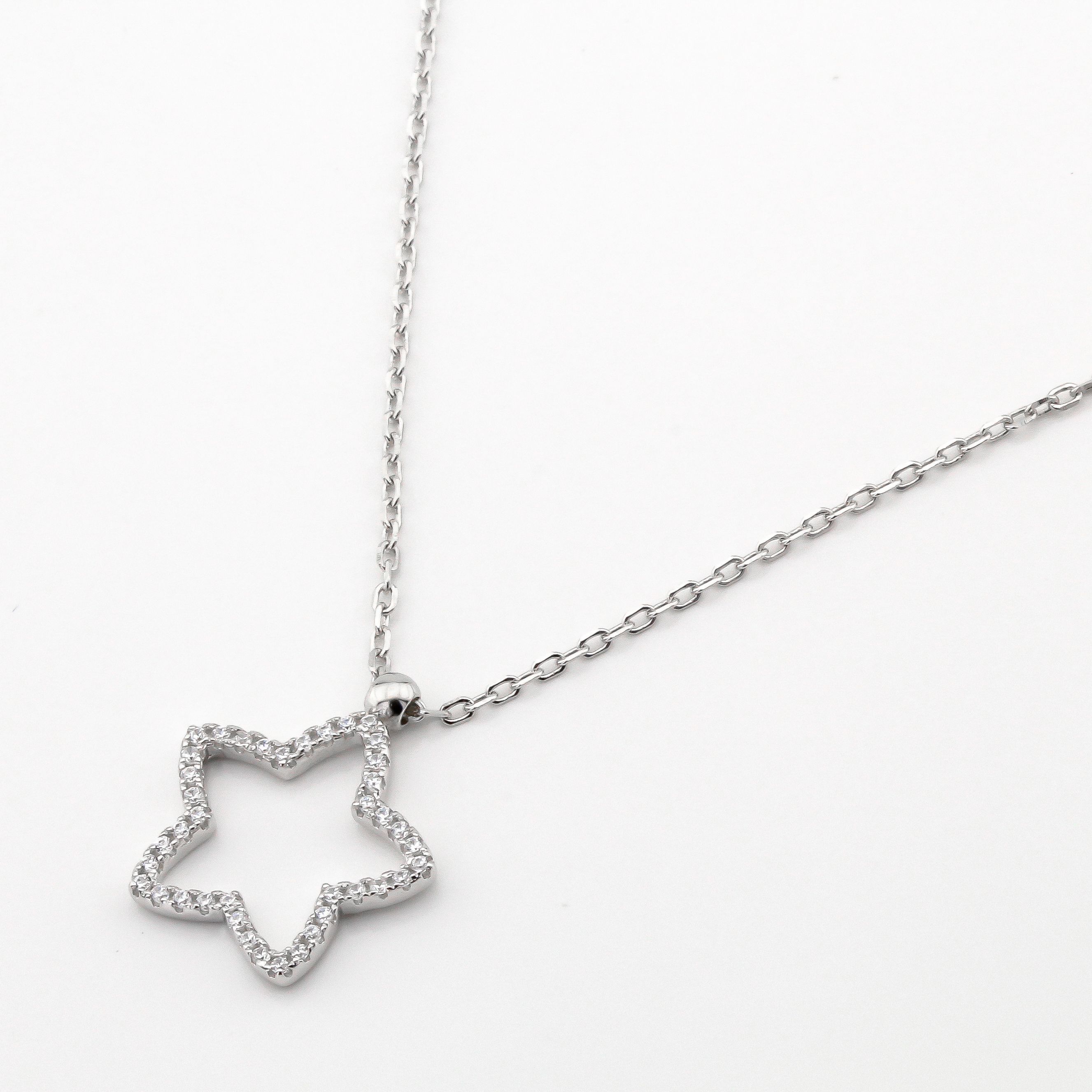 

Серебряное колье Звездочка с фианитами KO14358 Диамант, 45 размер