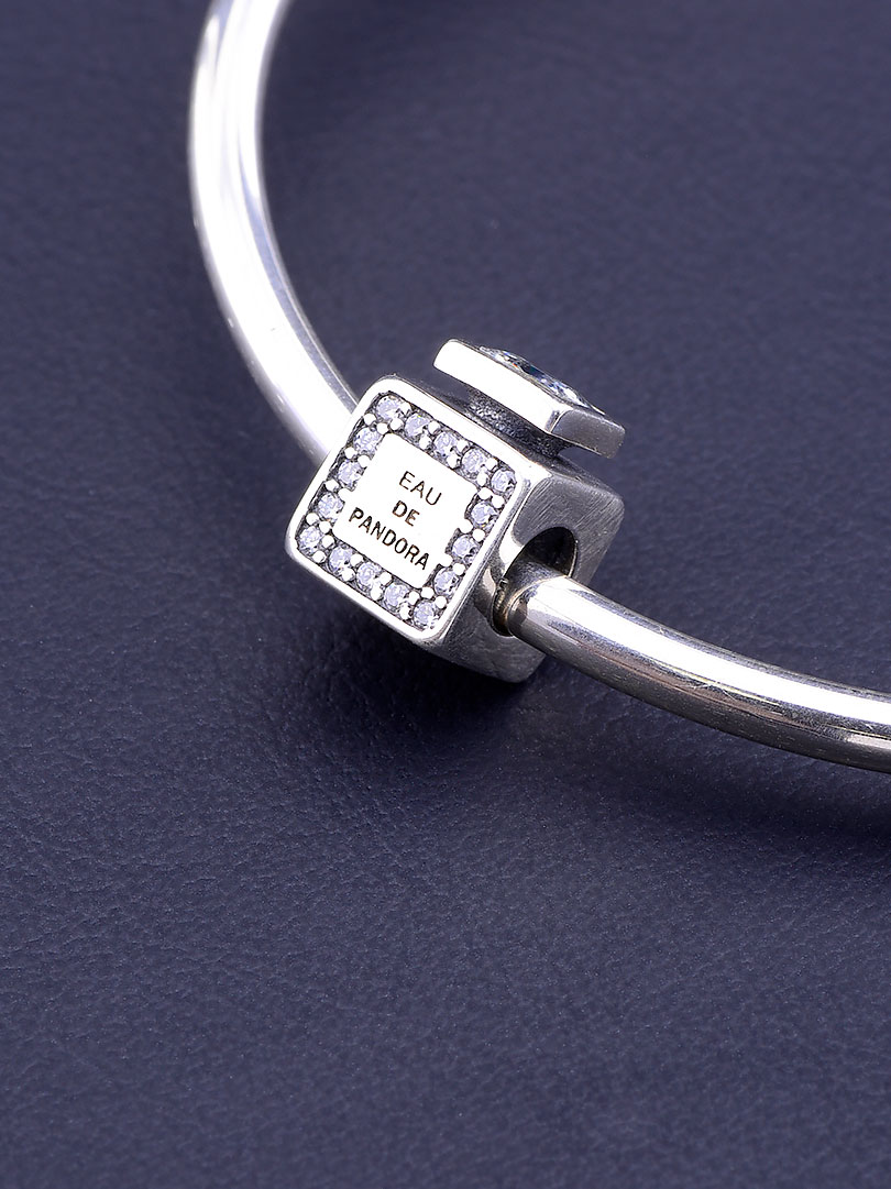 

Шарм Флакон духов Pandora Style Фианит Серебро(925) 082836