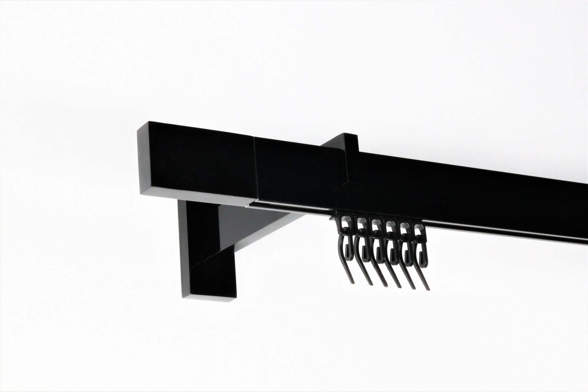 

Карниз настінний 1-рядний Homs Decor Скарлайн 320 см Чорний Мат. Кронштейн 15 см. Насадка Квадро