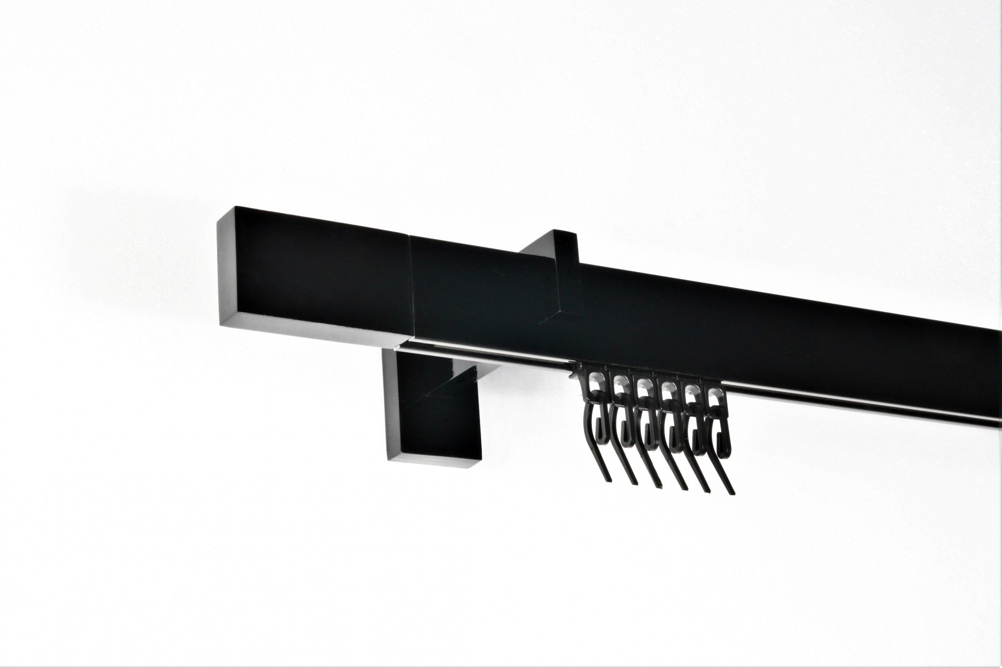 

Карниз настінний 1-рядний Homs Decor Скарлайн 440 см Чорний Мат. Кронштейн 10 см. Насадка Квадро