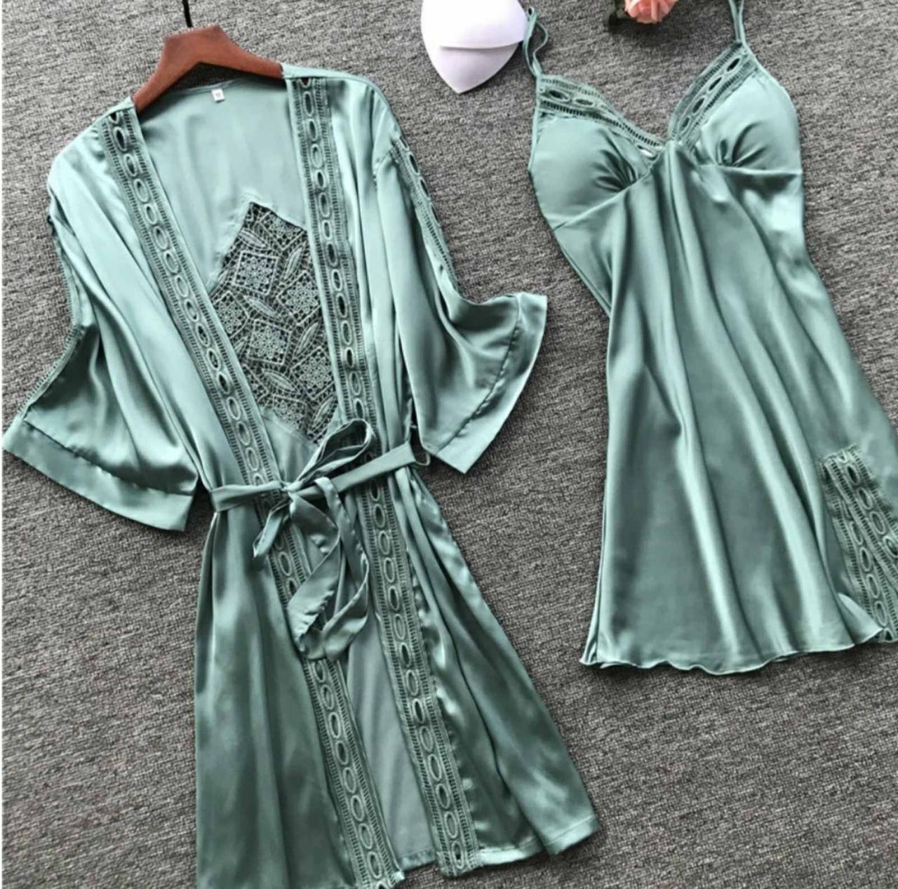 

Женский комплект Vero Moda атласный халат и ночная рубашка зеленый  (1176-green, Женский комплект Vero Moda атласный халат и ночная рубашка зеленый 48 (1176-green-48)