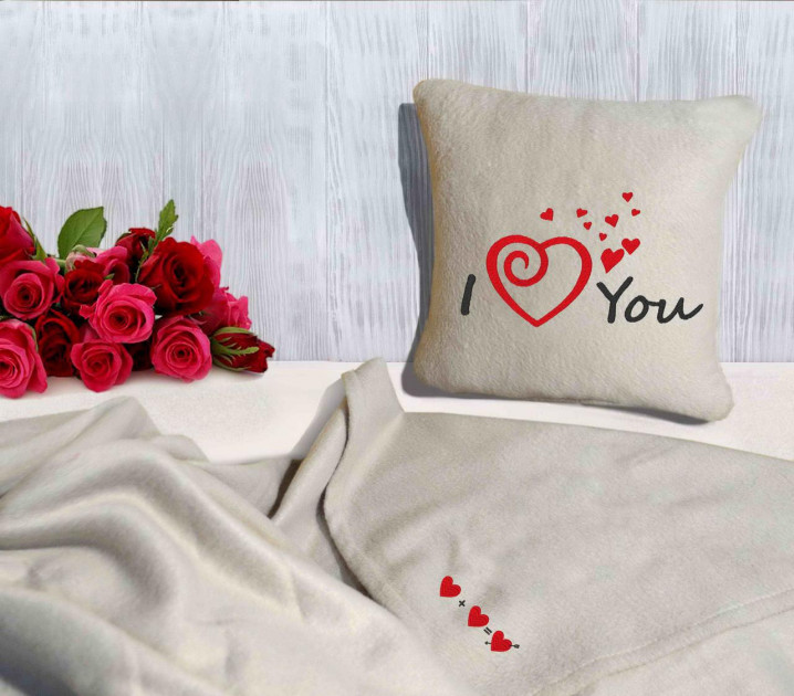 

Набор подушка и плед Pasportu с вышивкой I love you! Беж 100-9721980