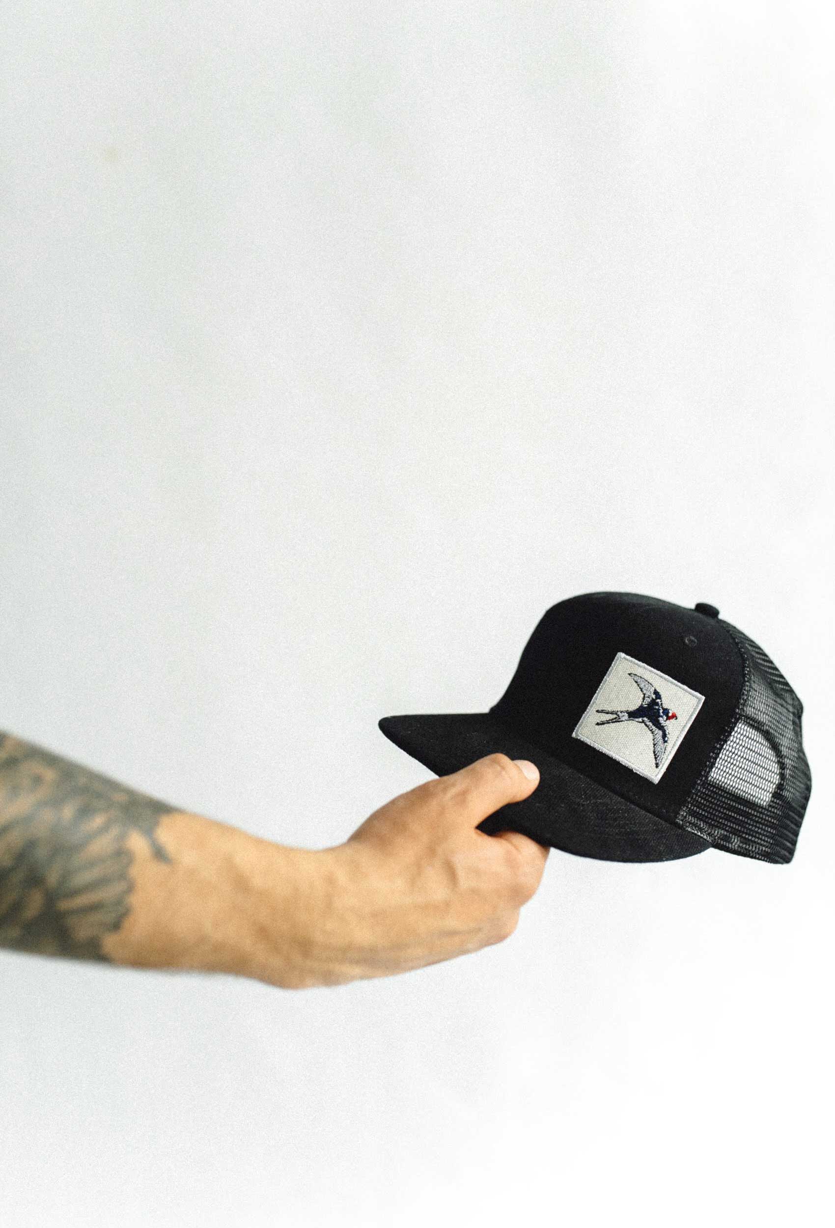 

Чоловічий снепбек TALK Black Swallow One Size Чорний