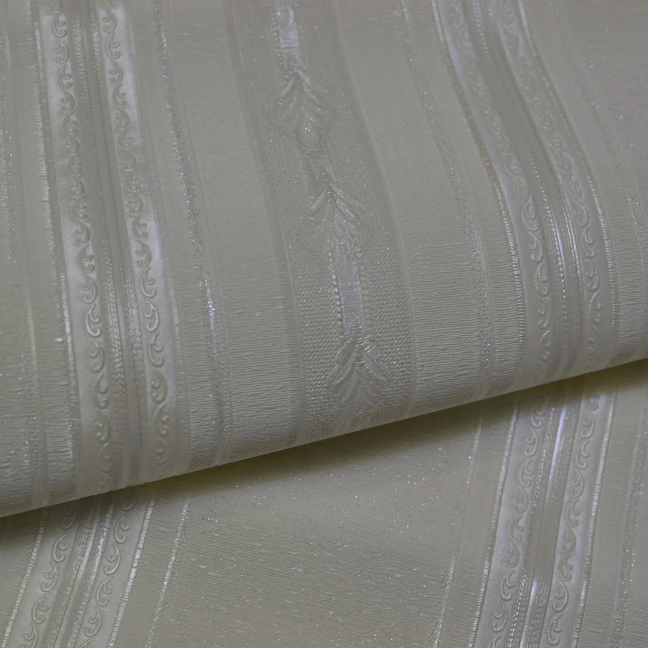 

Обои виниловые на флизелиновой основе Славянские обои Le Grand Platinum B118 Шарман 2 8531-01 белый 1.06 x 10 м (8531-01)