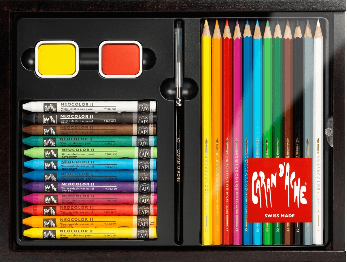 

Набор Caran d'Ache Discovery деревянный бокс 12 пастэлей Neocolor II 12 акварельних карандашей Swisscolor 2 краски и кисть №5 (7630002319263)