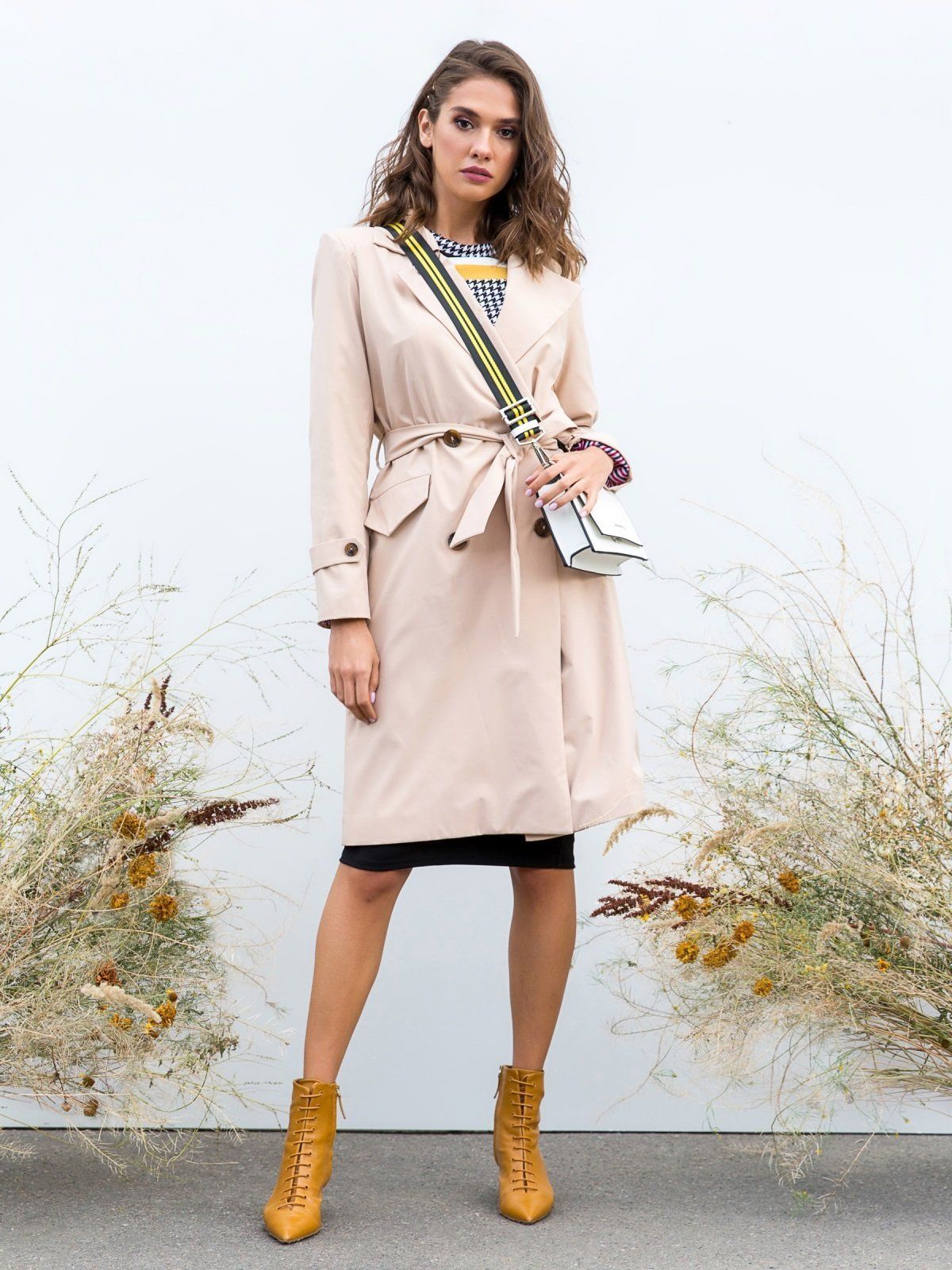 

Плащ Maximoda ЕМО400345/3 - бежевый, Плащ Maximoda ЕМО400345/3 50-52 бежевый