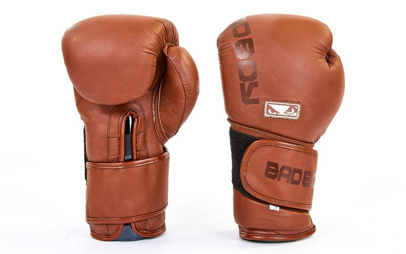 

Перчатки боксерские кожаные Bad Boy VL-6618-BR коричневый вес 10oz