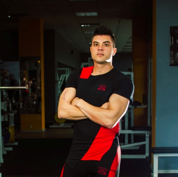 

Футболка fitU Grade M черно-красная