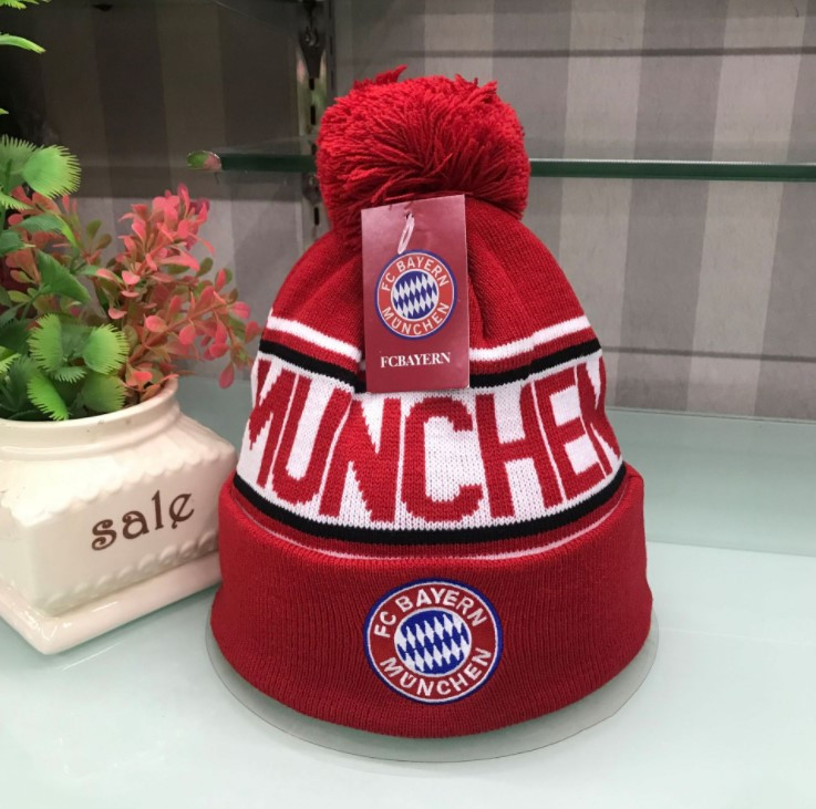 

Шапка Jsstore Bayern Munchen One Size Красная