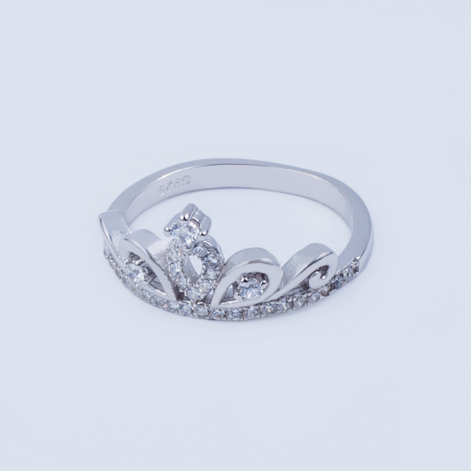 

Каблучка TOP Silver размер 19,0 2,45 г 510030б