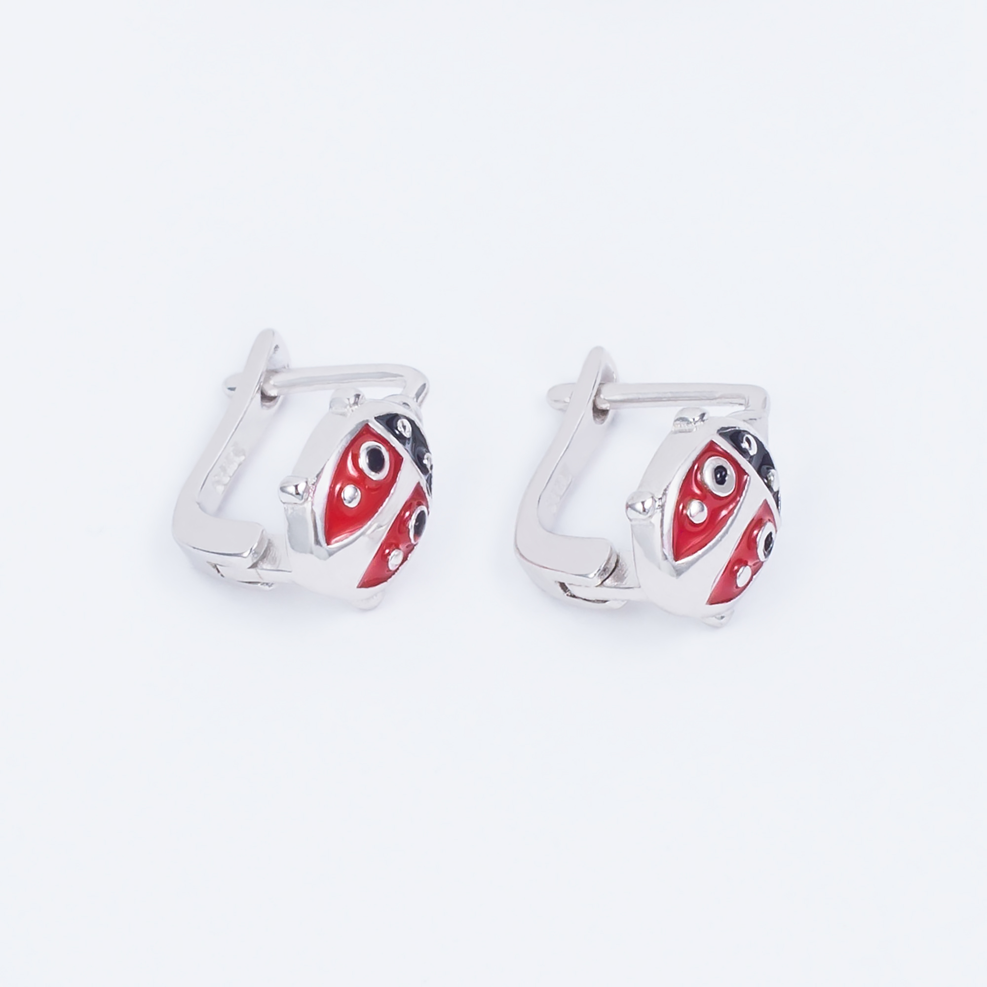 

Сережки TOP Silver 2,60 г 520346к