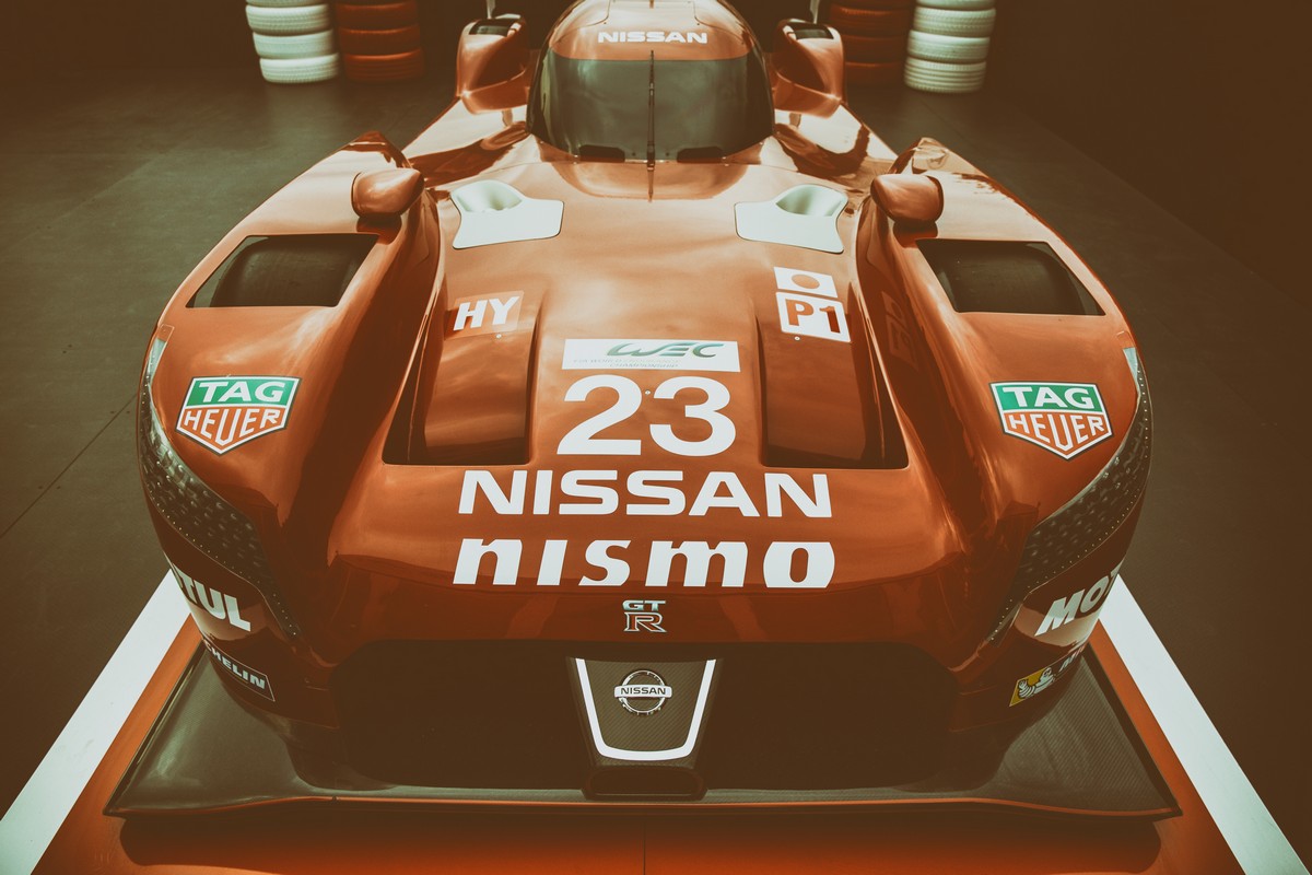 

BeHappy Фотообои: Nissan Cars-00001 Мозаика