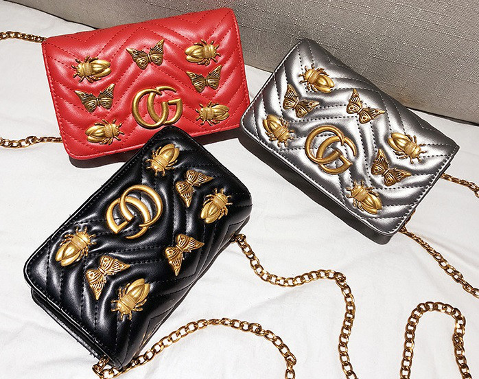 

Сумка кроссбоди маленькая с жучками