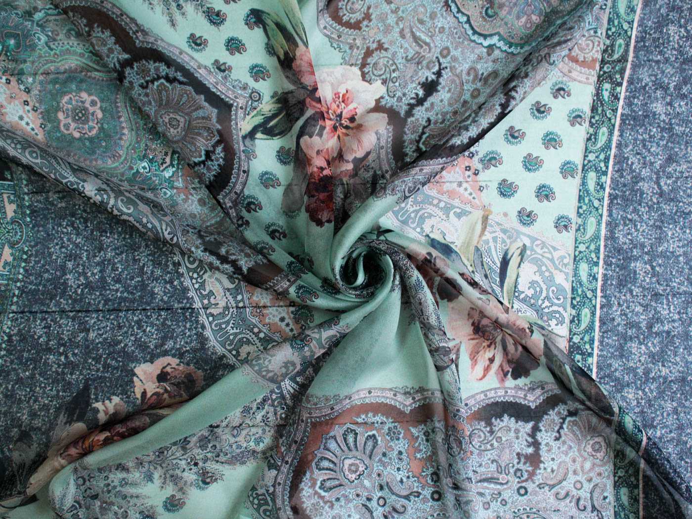 

Ткань Hemline Шелк пог.м. арт. 12488