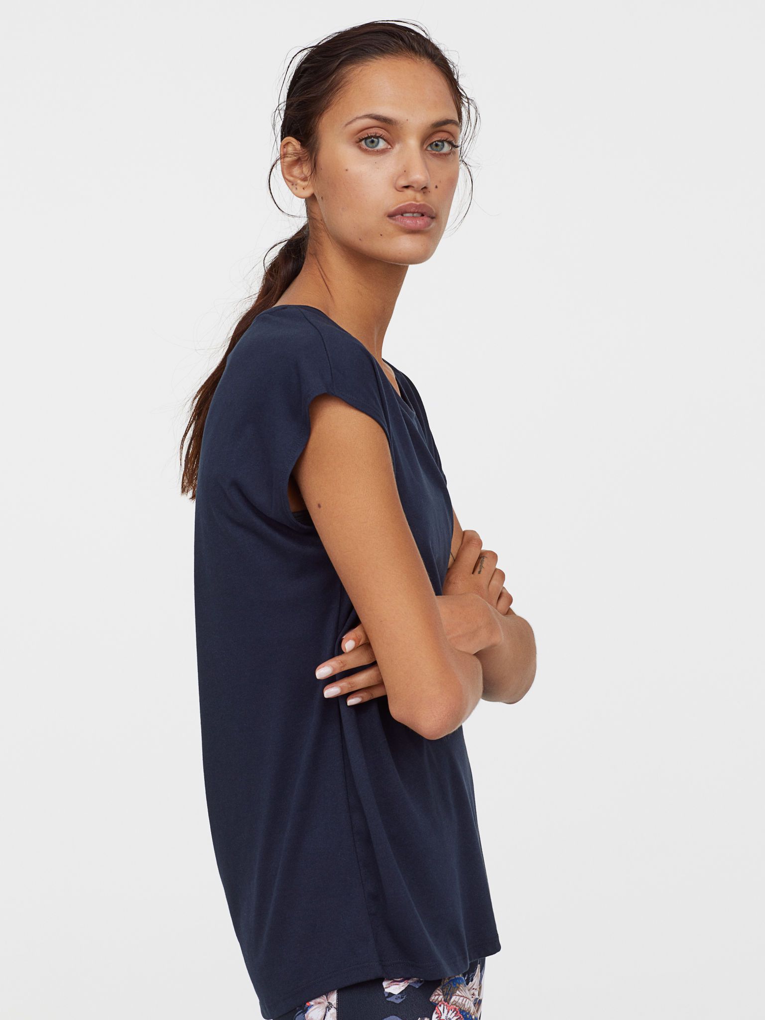 

Футболка H&M Sport 0567993-8  Темно-синяя, Футболка H&M Sport 0567993-8 S Темно-синяя