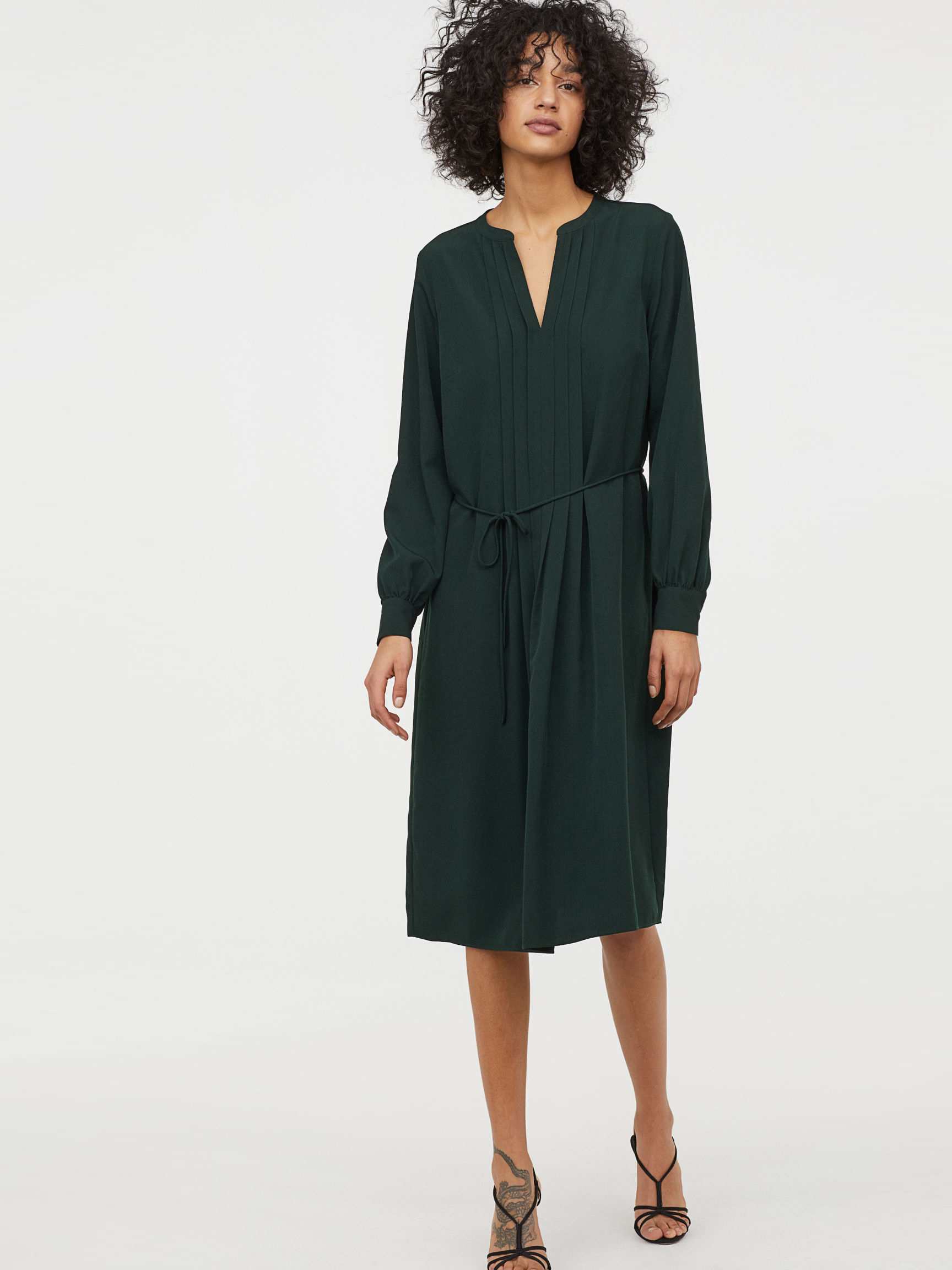 

Платье H&M 0729095-9 4XL Зеленое