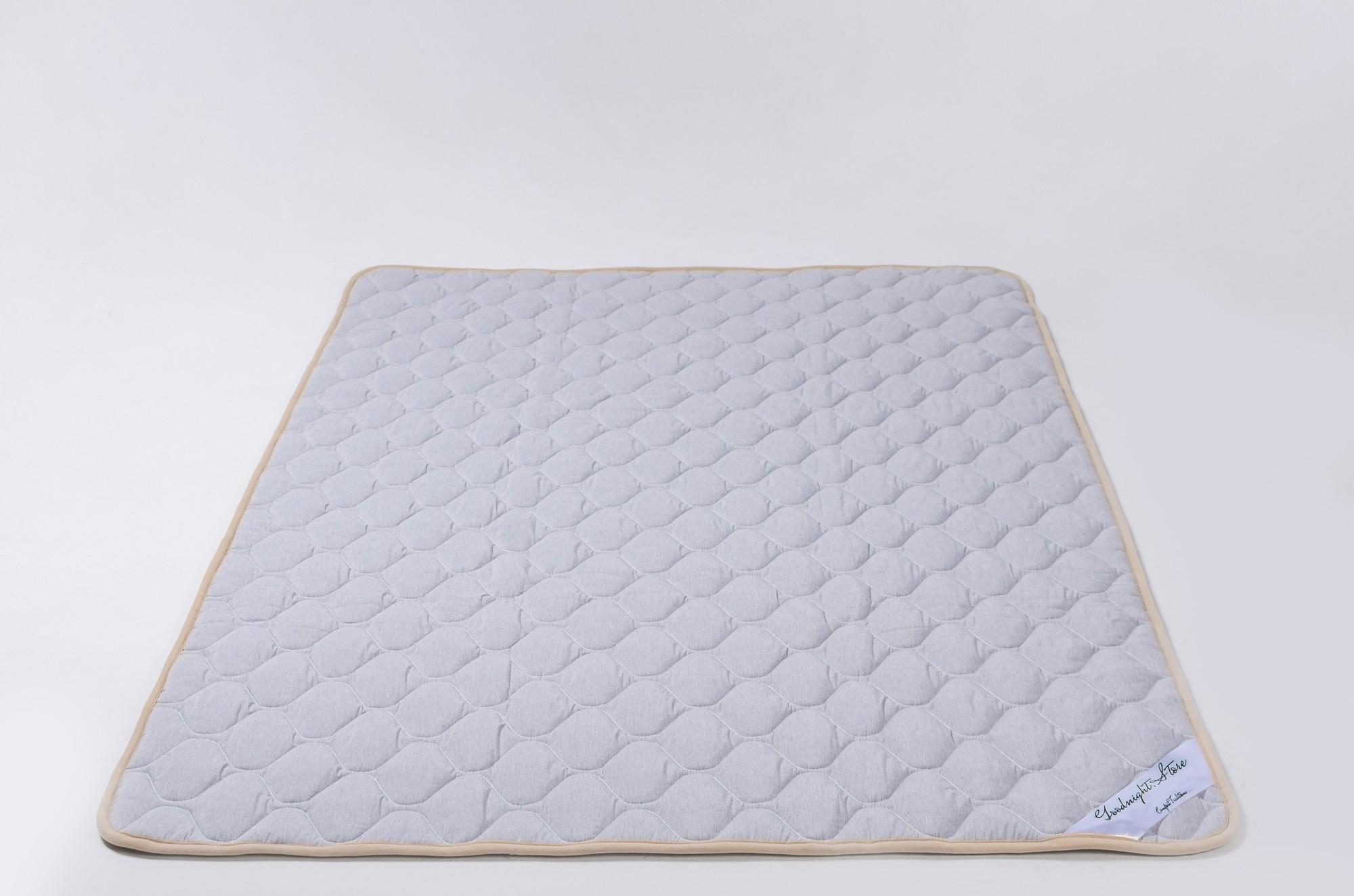 

Наматрацник Goodnight.Store з гумкою на кутках розмір 200х200 см колір Сірий / Білий у смужку