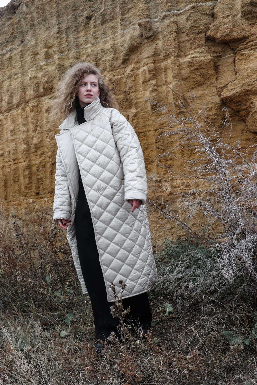

Пальто Lake стеганое зимнее SKRIPKA M/L песочное S285