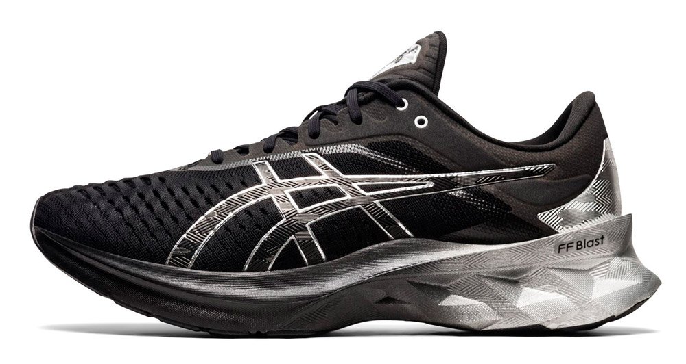 

Кроссовки для бега Asics Novablast Platinum 1011B157-001 44,5