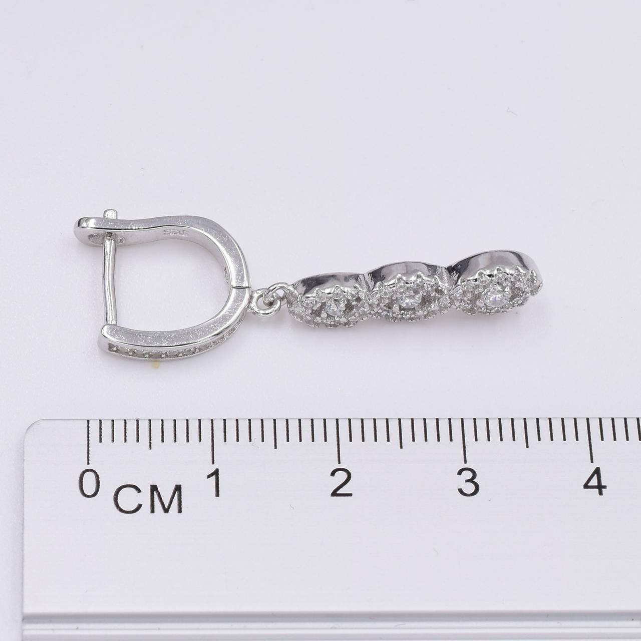 

Серебряные серьги размер 35х6 мм вставка белые фианиты вес 5.9 г