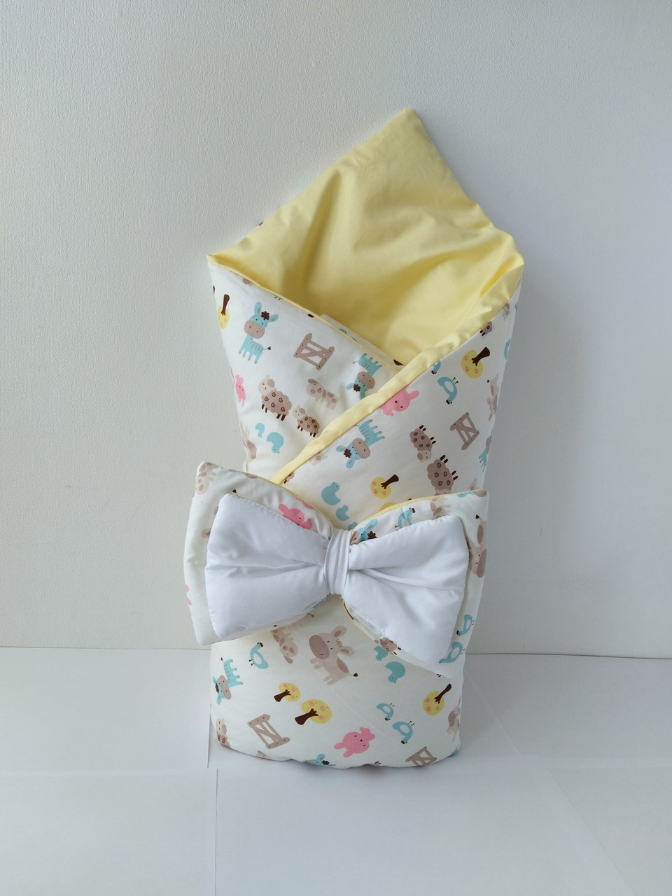 

Конверт на выписку, плед в коляску "Сатин" желтый с рисунком Ферма 6-09/9