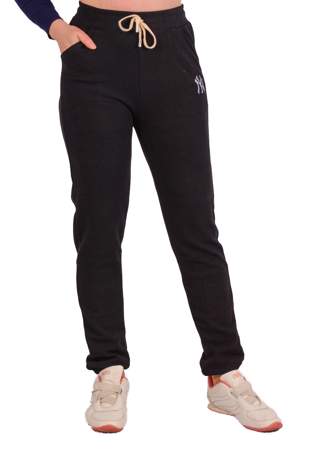 

Штаны спортивные женские с карманами Kenalin 9643-1-A. 3XL/4XL. Размер 46-48