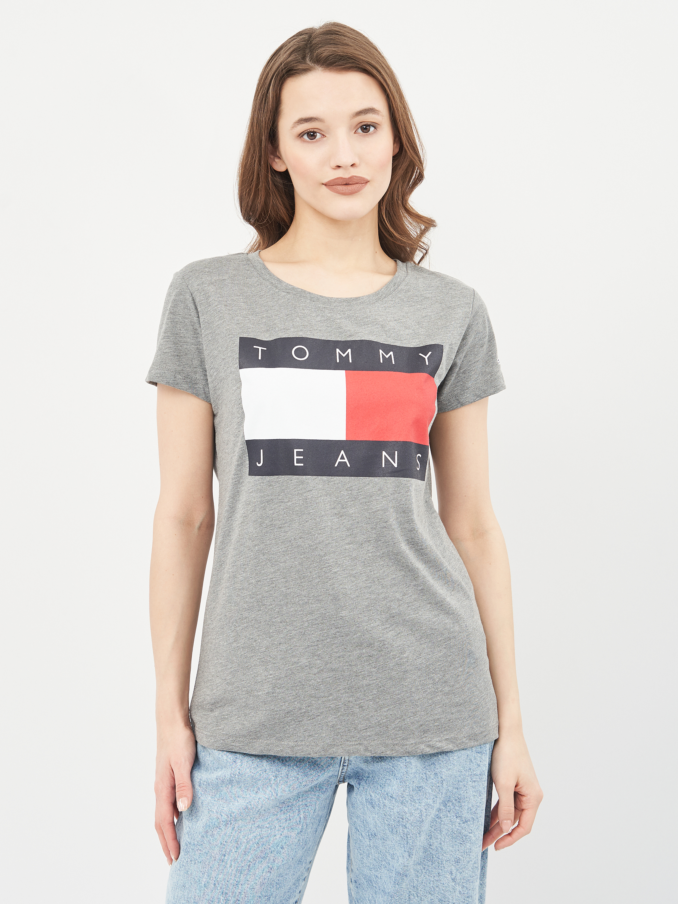 Акція на Футболка жіноча Tommy Jeans 10501.3 XS (40) Сіра від Rozetka