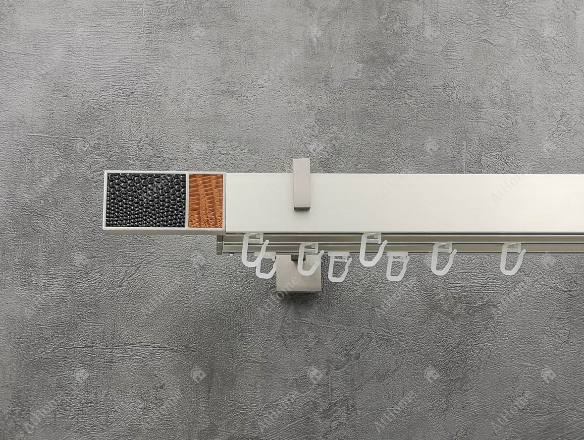 

Карниз Marcin Dekor Square line BOSS черная/коричневая кожа 400 см тройной Сталь мат (кронштейн 11-14-17 см)