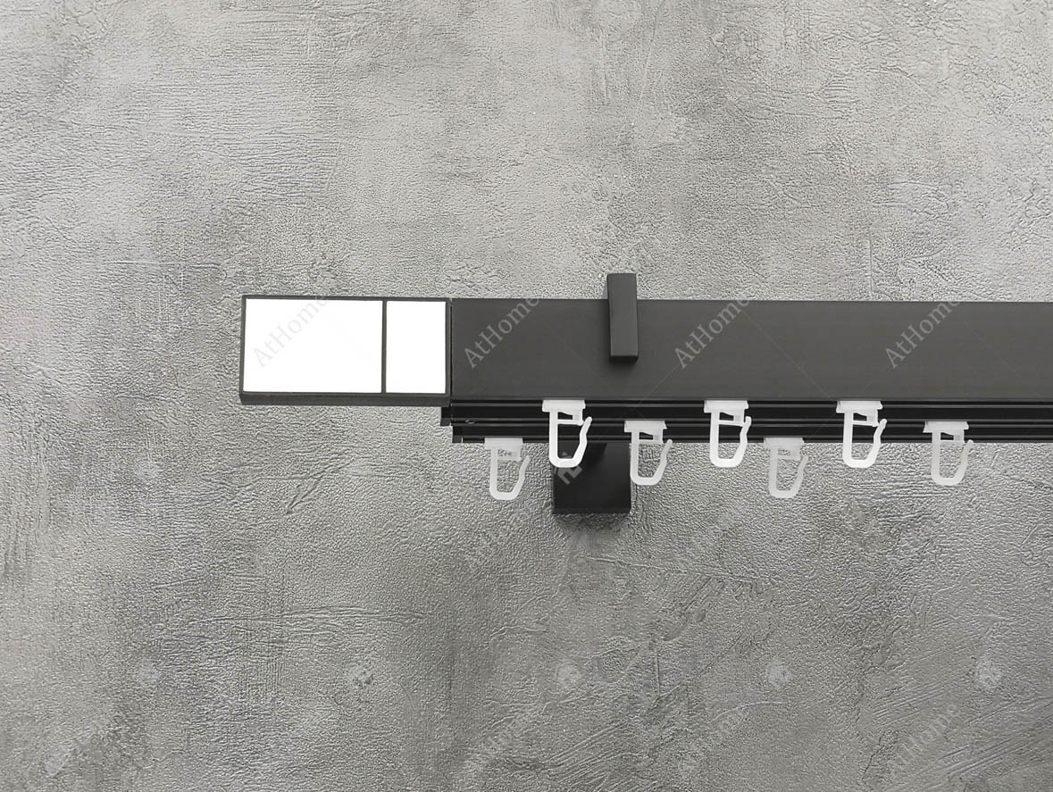 

Карниз Marcin Dekor Square line BOSS Белая Кожа 300 см тройной Черный мат (кронштейн 11-14-17 см)