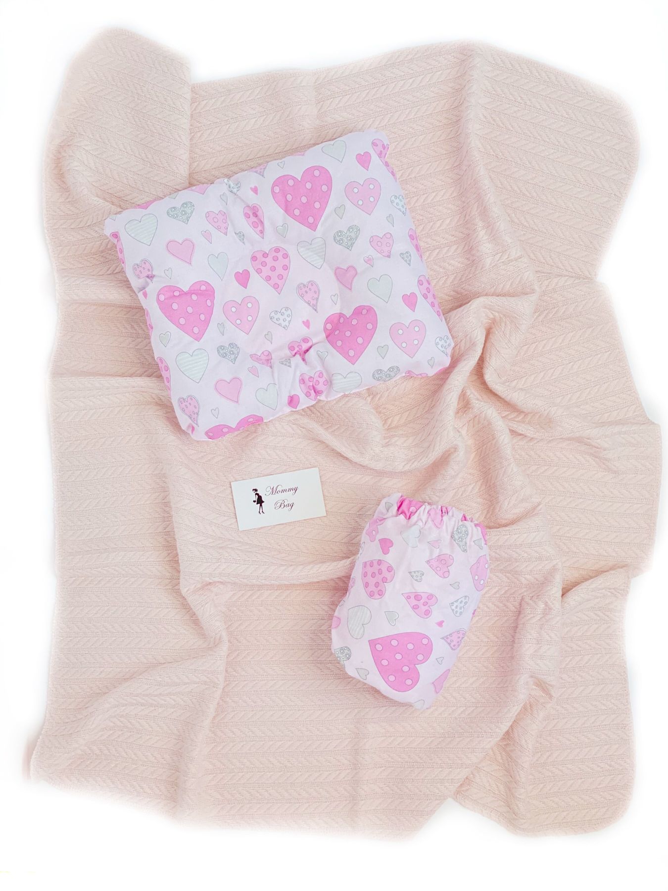 

Набор в кроватку 3в1 Розовые Сердечки с хлопковым пледом