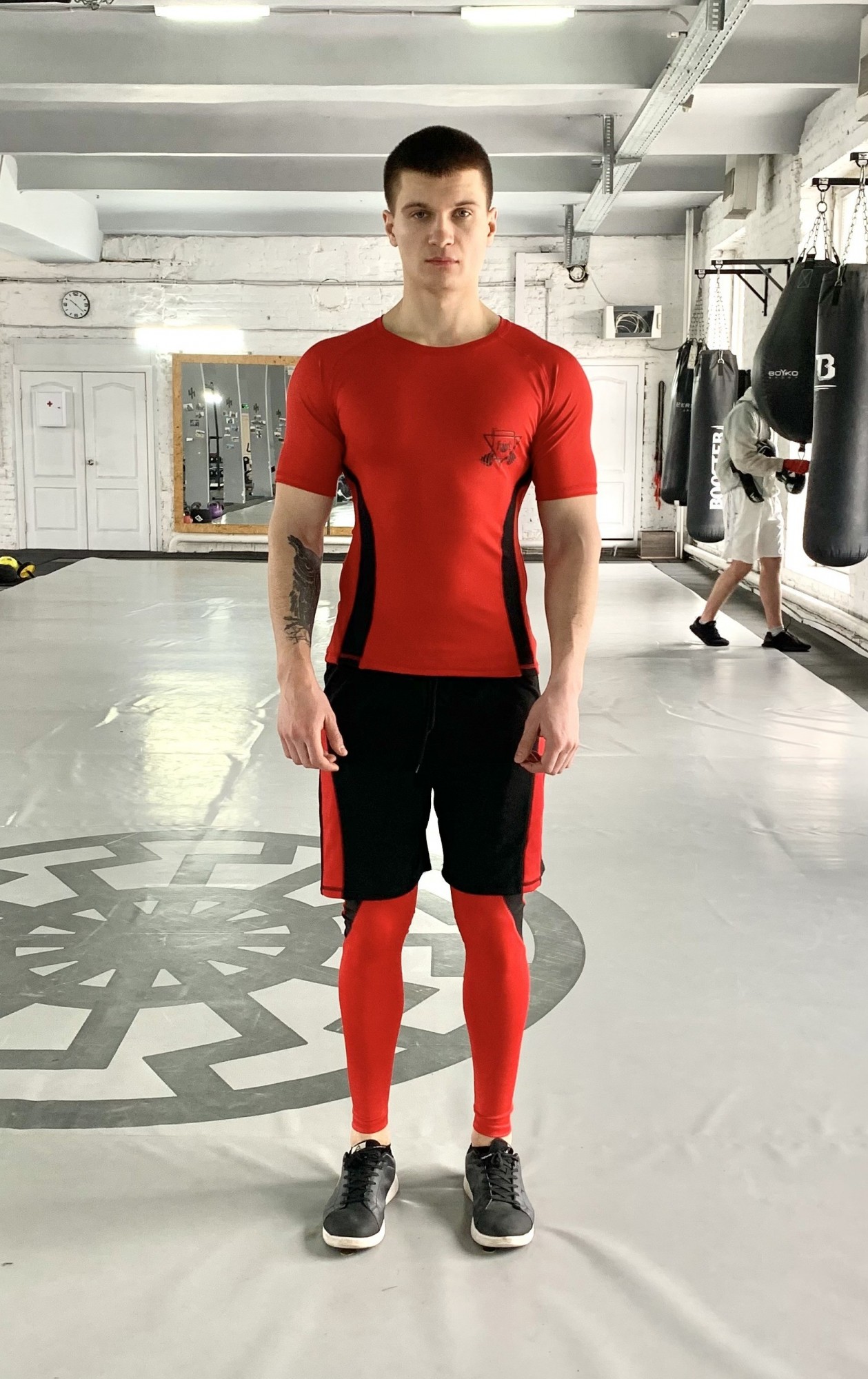

Мужской спортивный комплект (Рашгард+тайтсы+шорты) Armm b-red 3.0 FitU L Красный 000151294