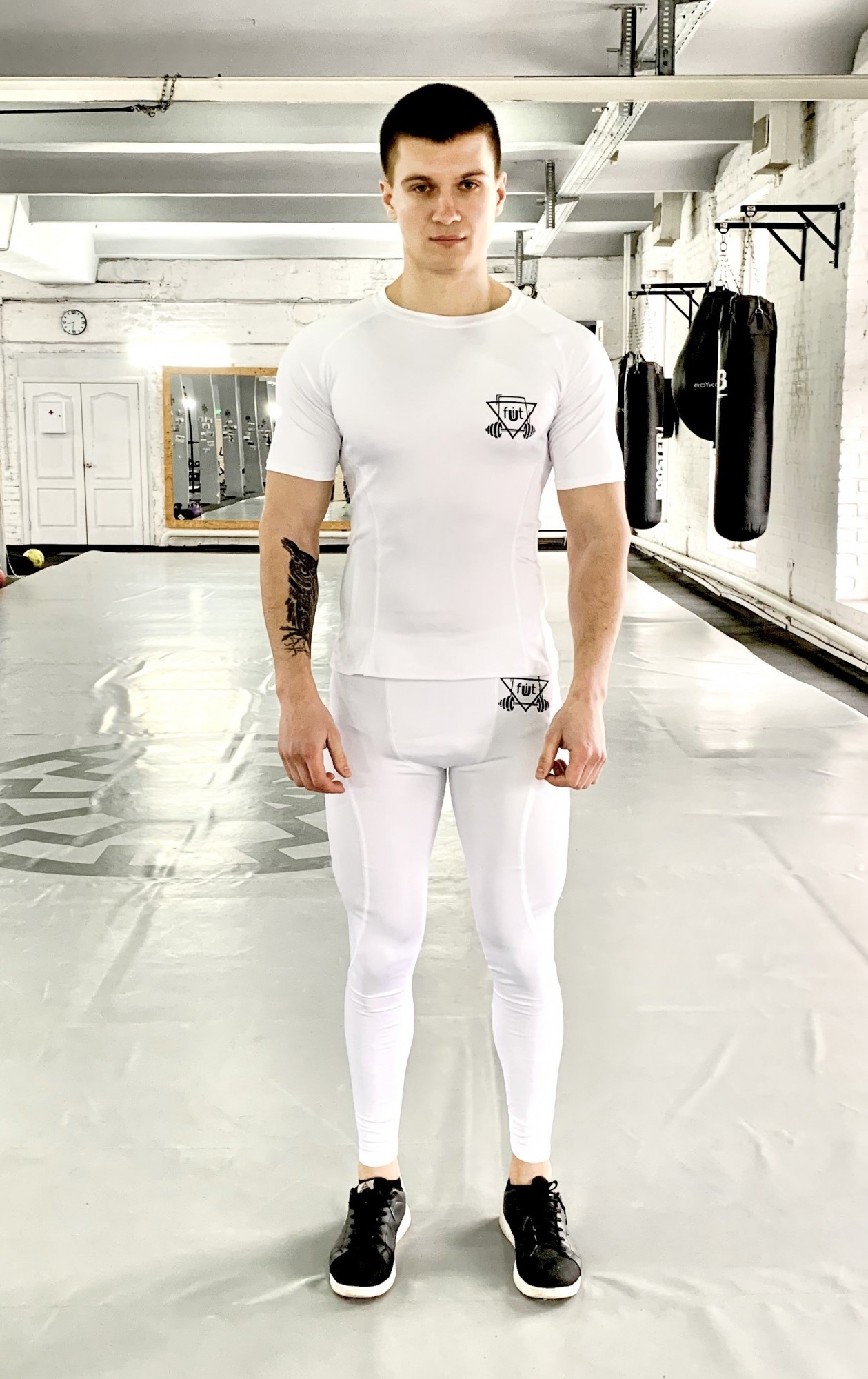 

Мужской спортивный комплект (Рашгард+тайтсы) Armm white 2.0 FitU L Белый 000151416