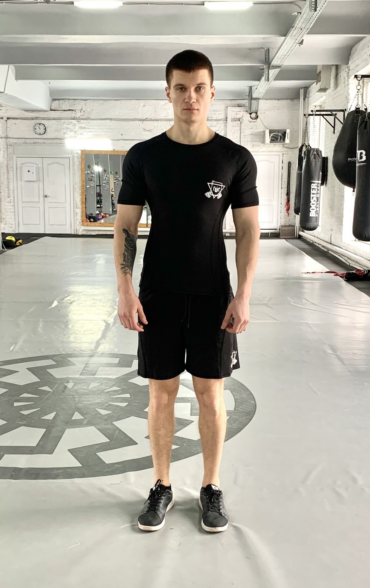 

Мужской спортивный комплект (Рашгард+шорты) Armm black 1.0 FitU XL Черный 000151127
