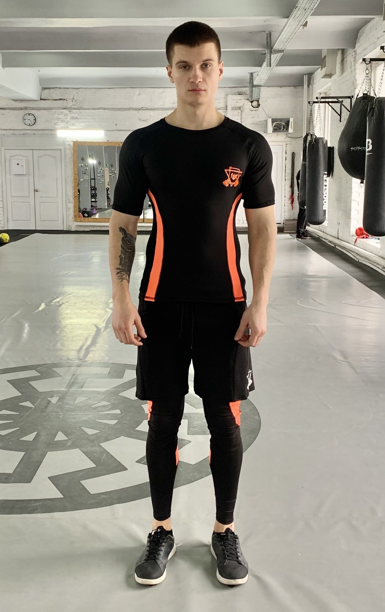 

Мужской спортивный комплект (Рашгард+тайтсы+шорты) Armm o-black 3.0 FitU M Черный 000151284