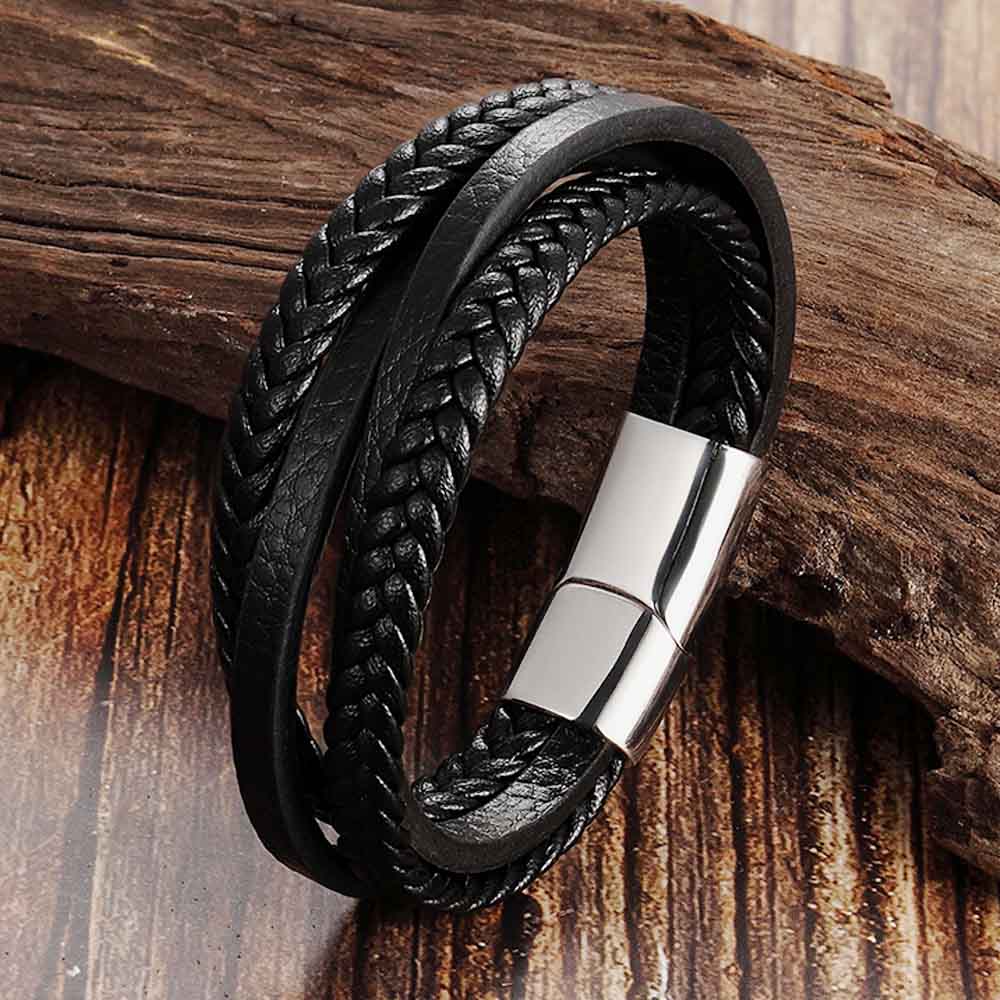 

Кожаный браслет BroBand Four черный c светлой застежкой 21см (BB-FOUR-BLACK-SILVER-21)