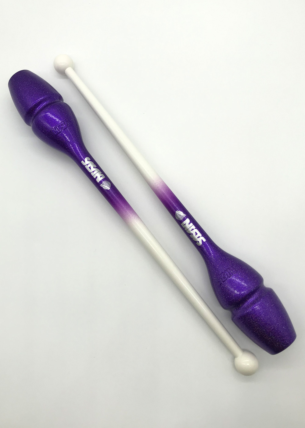 

Булавы для гимнастики SASAKI NEW FIG M 34GH резина 44cm 150g White x RoyalPurple (SC34GHx)