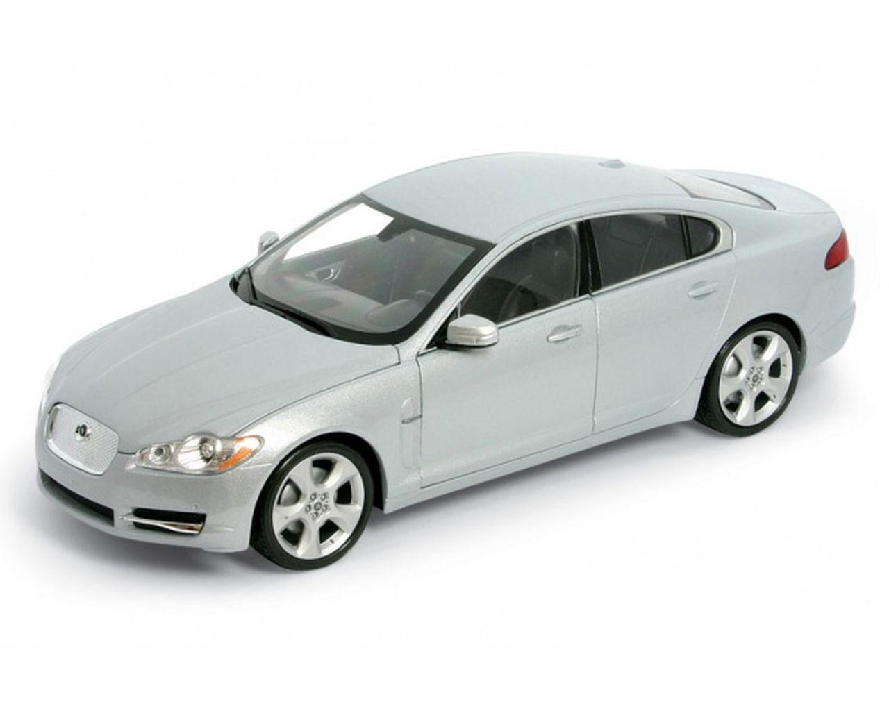 

Машинка инерционная металл 1:24 JAGUAR XF 22497W WELLY серебристый