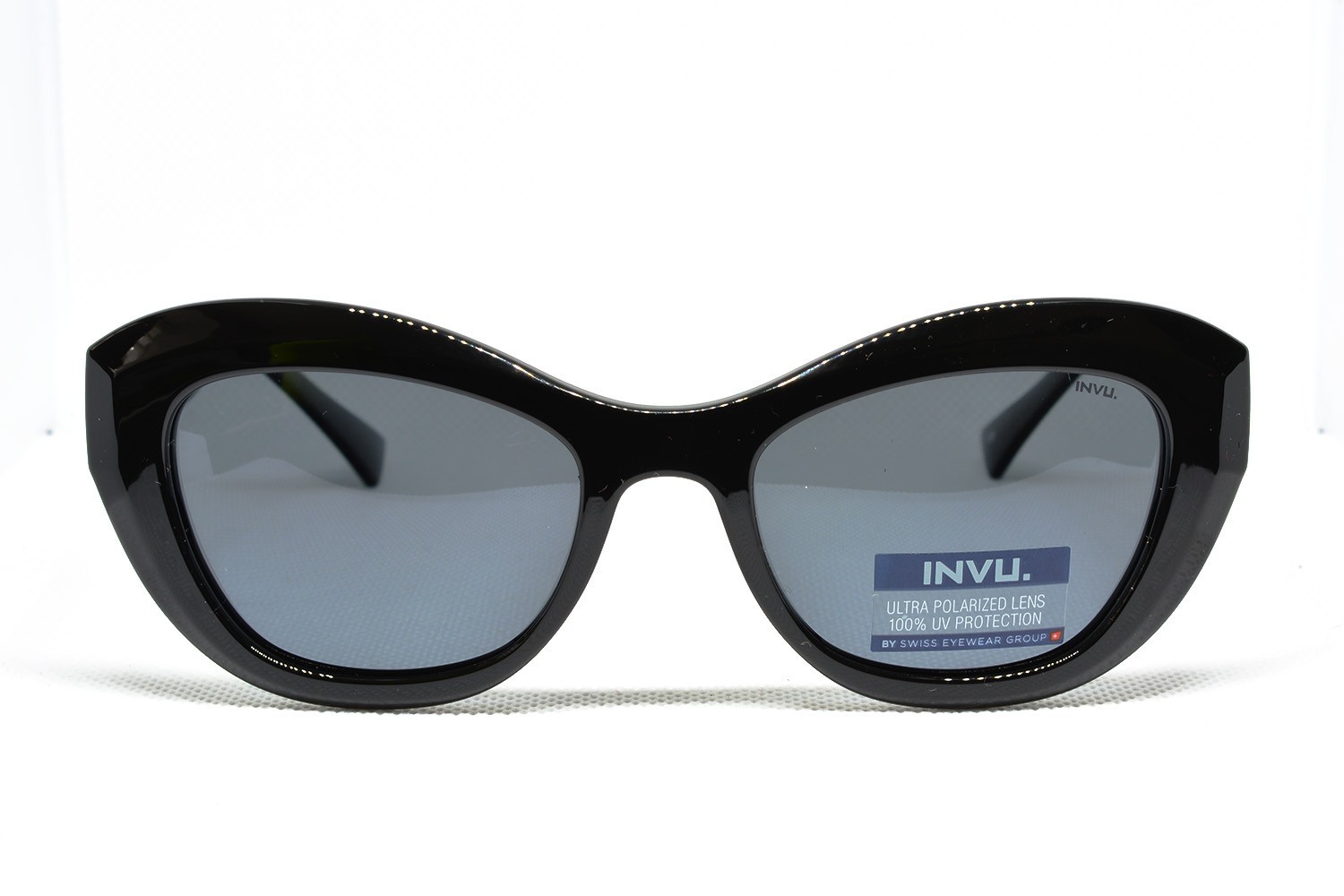 

Солнцезащитные очки Invu B2036A