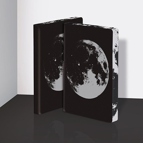 

Блокнот Nuuna Graphic Moon 16,5 x 22 см в крапку