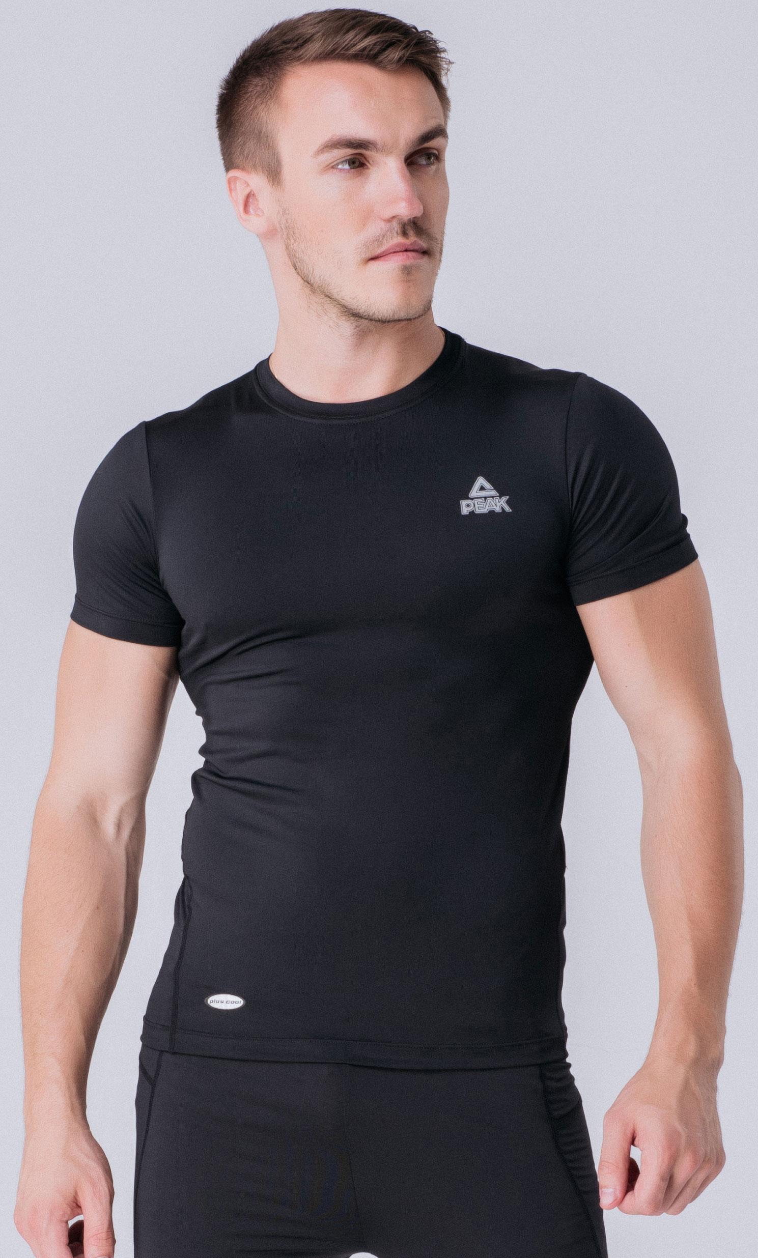 

Футболка PEAK FW63241-BLA S Черная