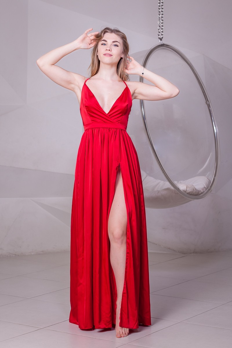 

Длинное платье FashionYouWant S красный 43425346