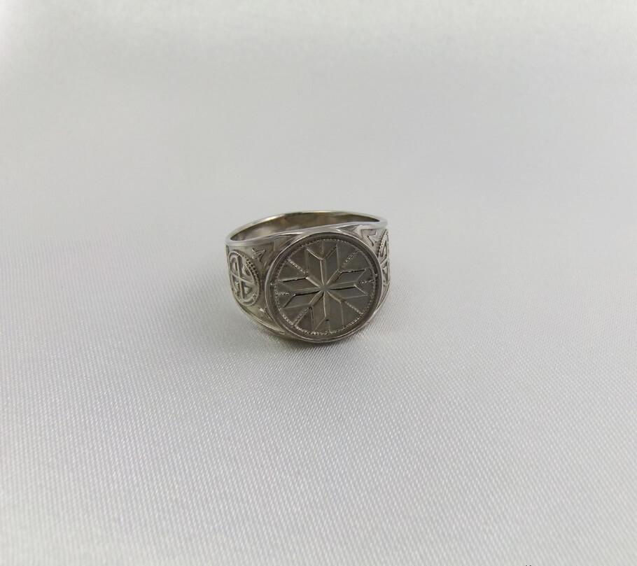 

Кольцо монолит Перунов крест Maxi Silver 4014 SE, размер 15.5