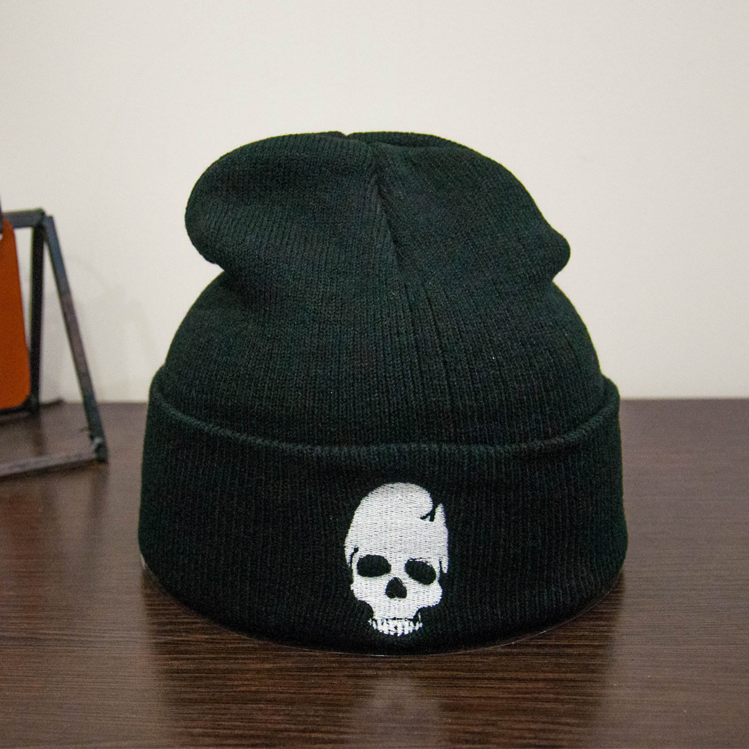 

Шапка Jsstore Skull Белый Череп Черная