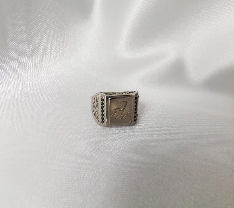 

Кольцо с буквой Maxi Silver 4032 SE, размер 18.5