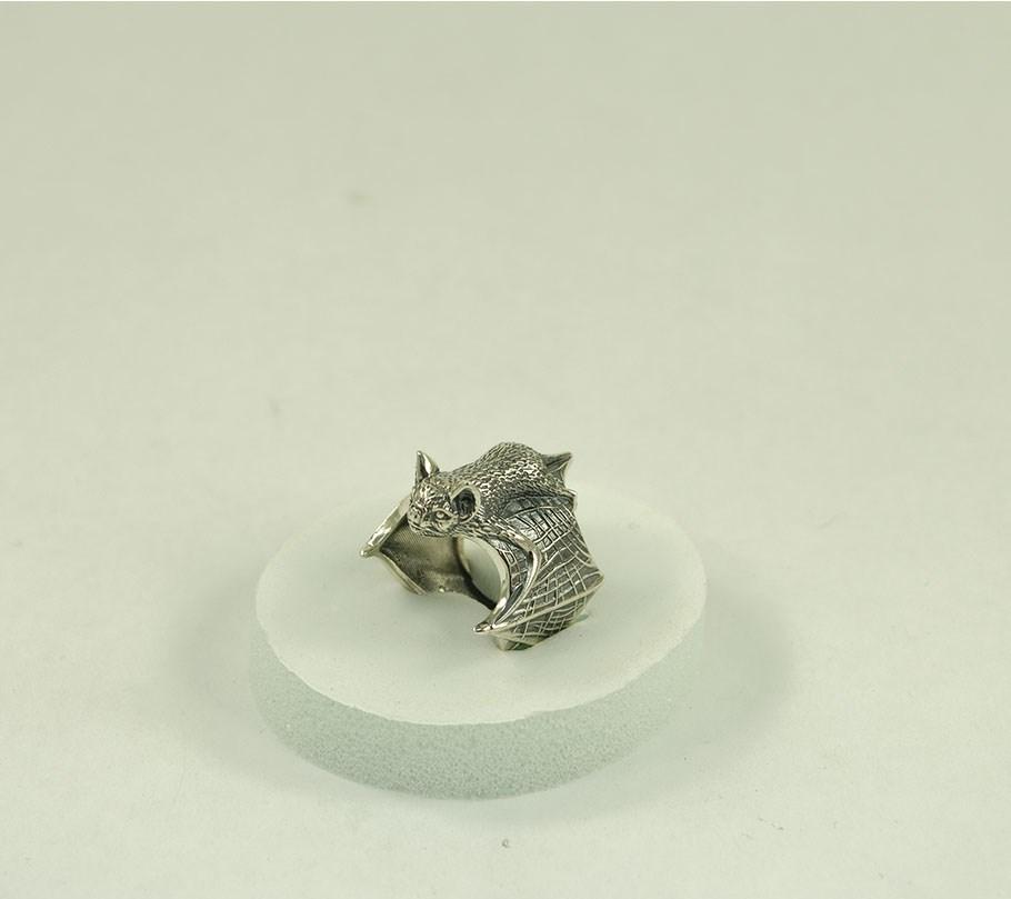 

Кольцо летучая мышь Maxi Silver 8391 SE, размер 15.5