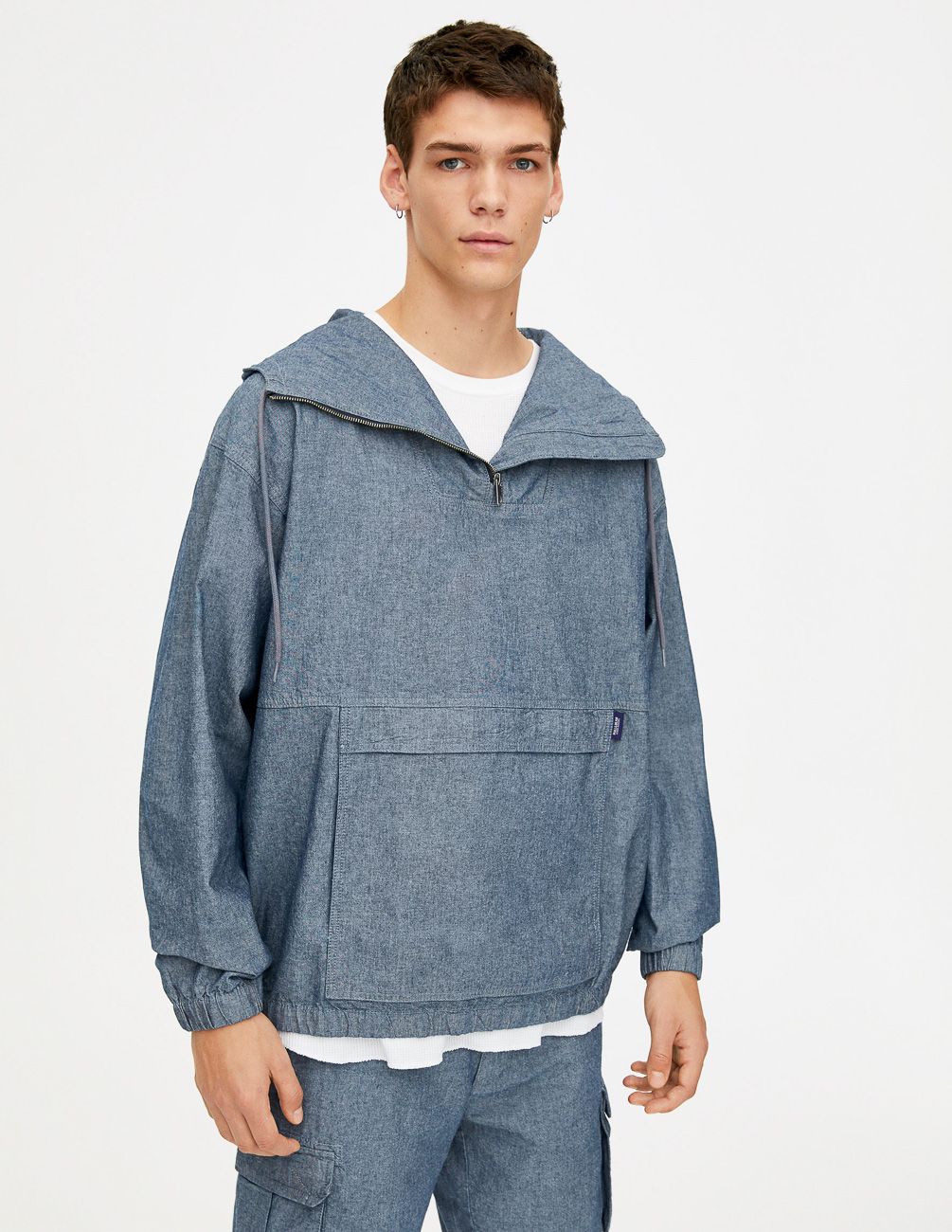 

Анорак PULL & BEAR М0107885 (5771/500/400) цвет синий S